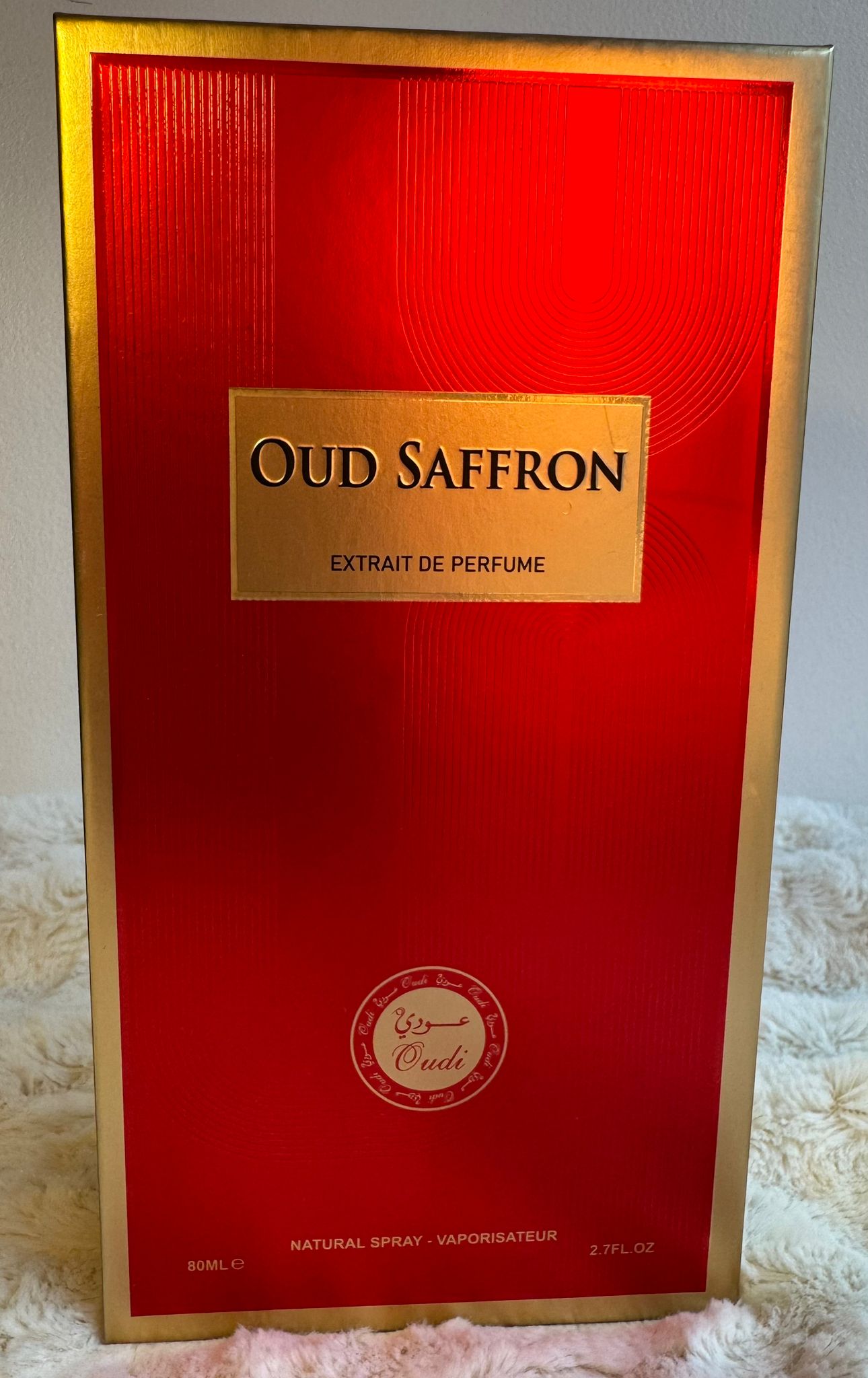Oud Saffron Extrait de Parfum 80ml – Fragrância luxuosa com amostra grátis incluída.